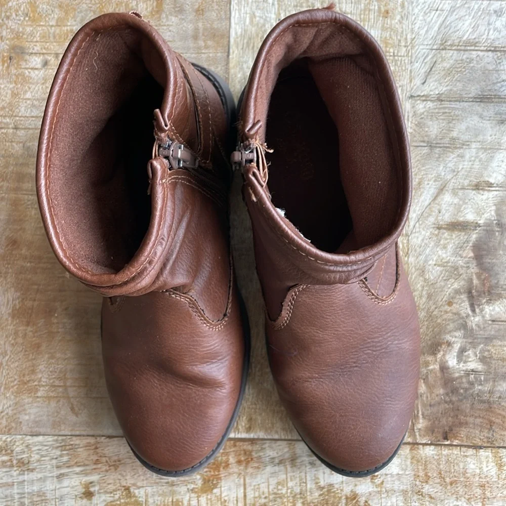 Oshkosh girls booties size 1M